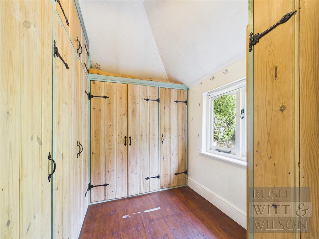 Lot: 123 - SEMI-DETACHED COTTAGE FOR REFURBISHMENT WITH FAR REACHING VIEWS - Bedroom 3